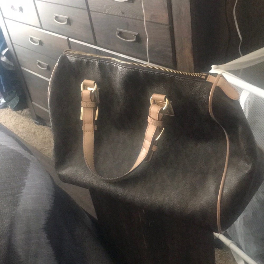 Michael Kors purse and wallet to match